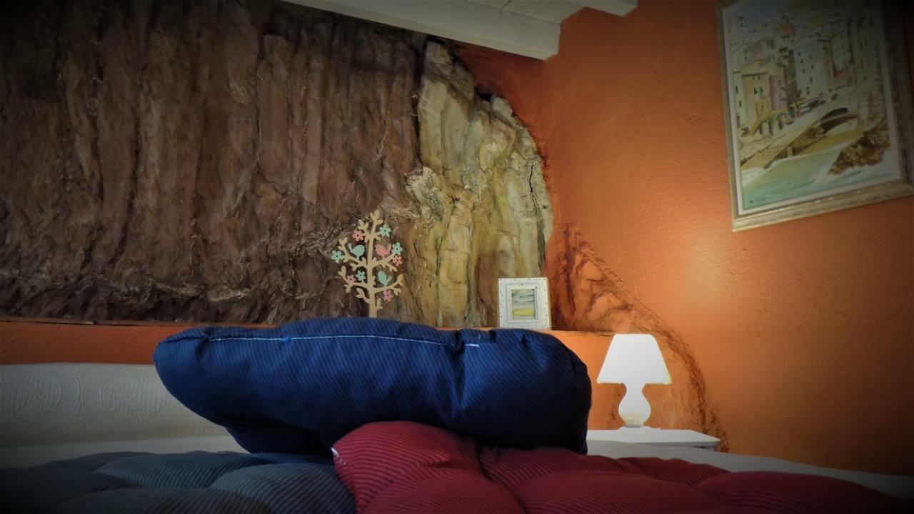 Borgo Di Codeglia - Country Rooms Ricco del Golfo di Spezia Bagian luar foto